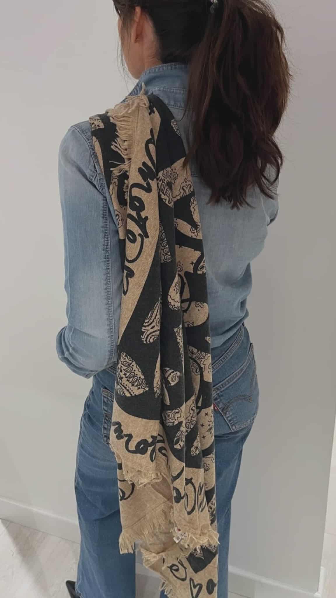Grand Foulard coeurs Beige