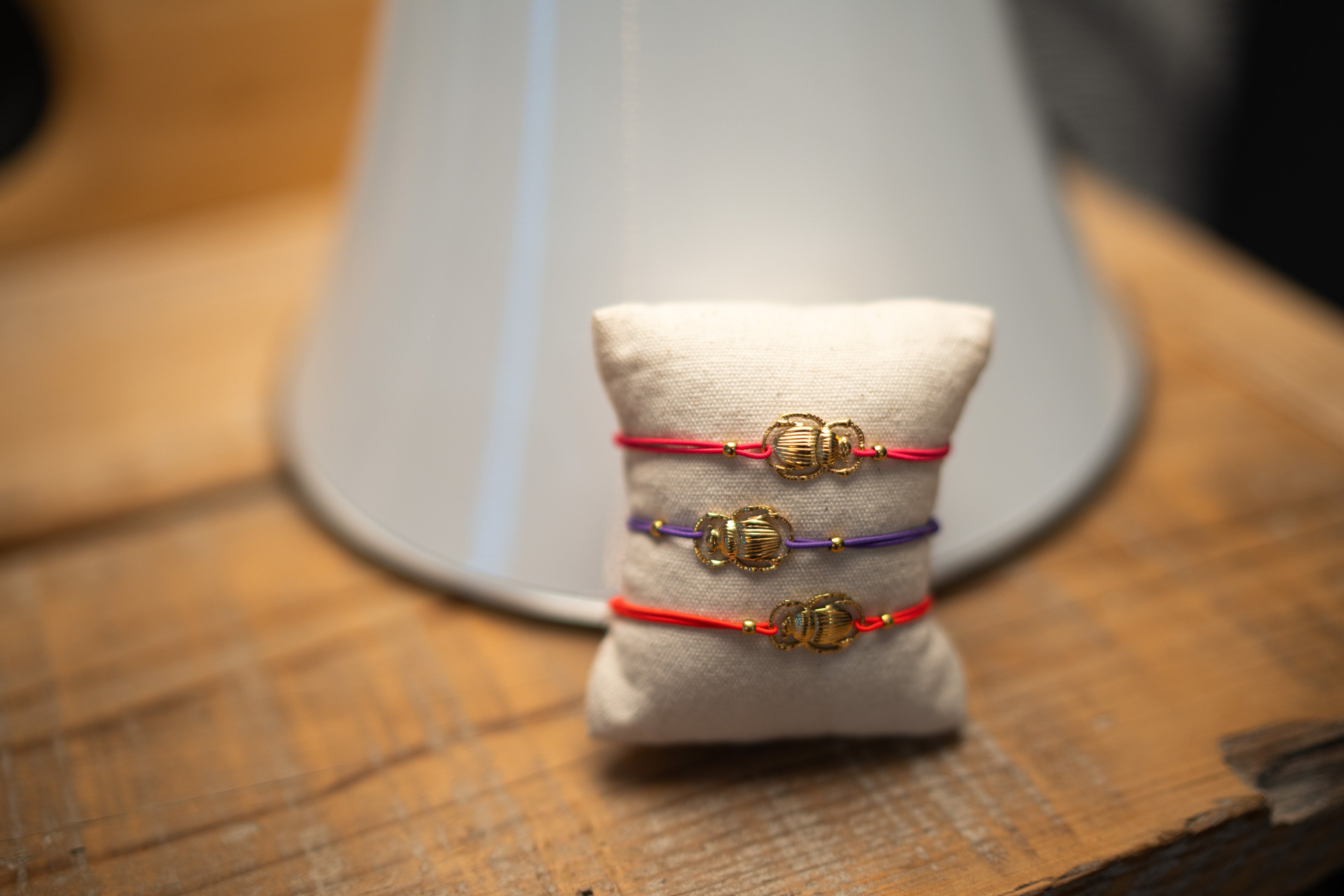 Bracelet scarabée orange Fluo