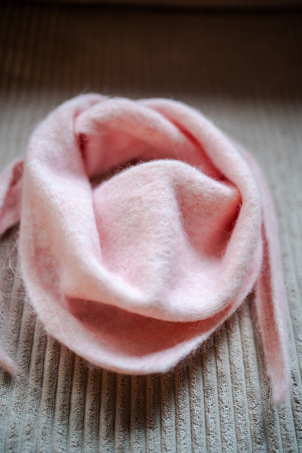 Foulard en laine rose